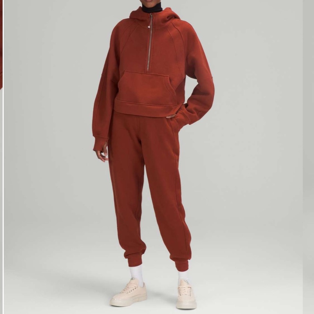 Lululemon Scuba High-Rise Jogger Sz 4 in Date Brown